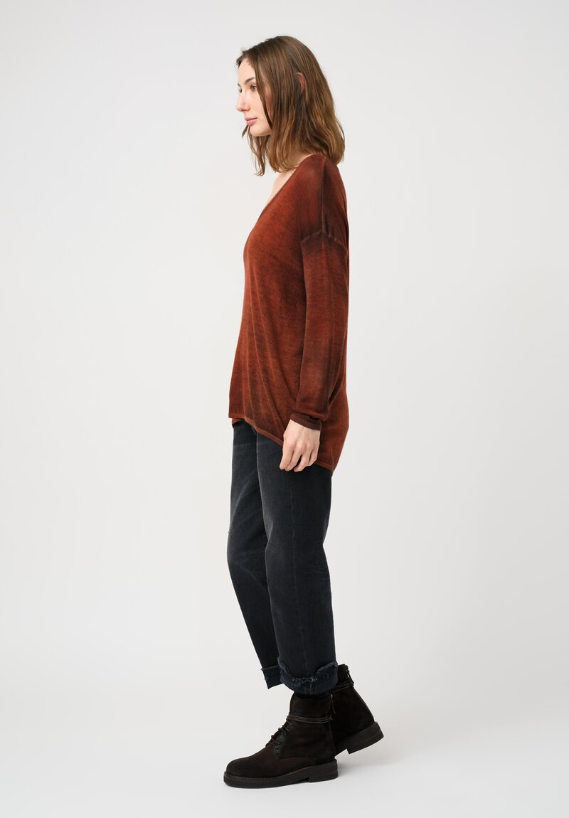 Avant Toi Cashmere & Silk Hand-Painted V-Neck Sweater in Nero Alchechengi Orange	