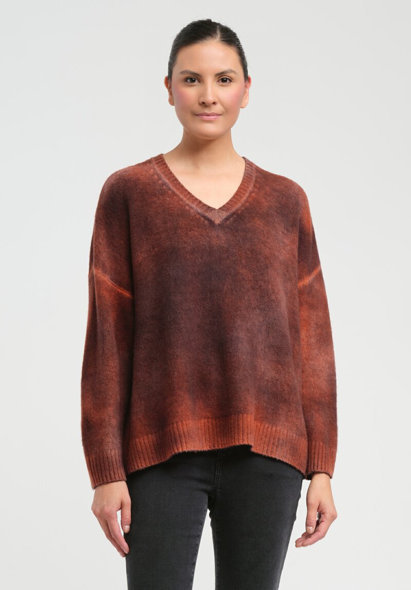 Avant Toi Hand-Painted Brushed Cashmere Maglia V-Neck Sweater in Nero Alchechengi Orange	