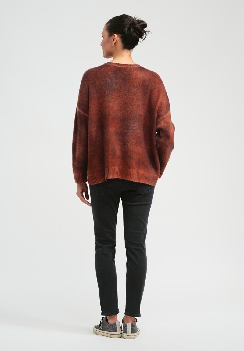 Avant Toi Hand-Painted Brushed Cashmere Maglia V-Neck Sweater in Nero Alchechengi Orange	