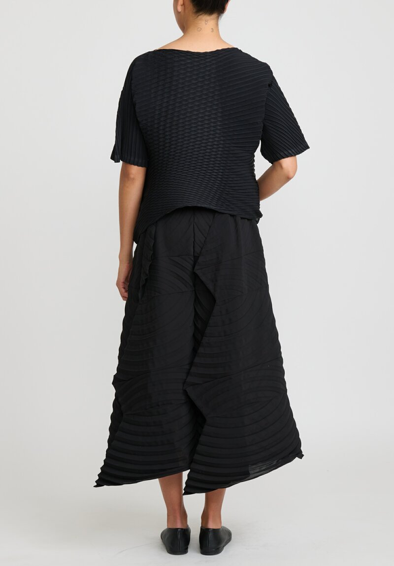 Issey Miyake Sequence Pleats Skirt in Black	