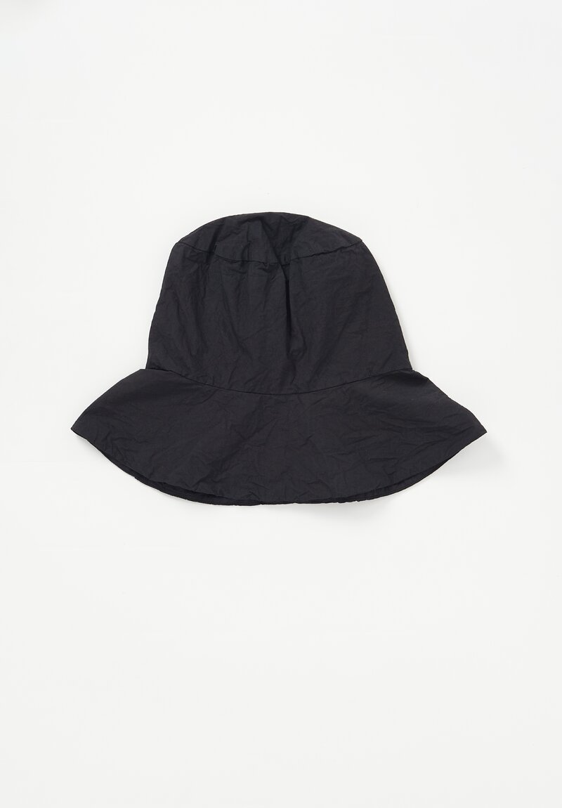 Album di Famiglia Tissue Cotton Hat in Black	
