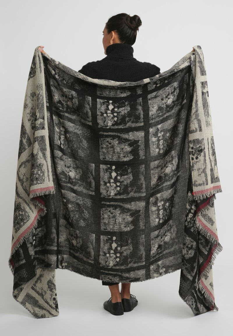The House of Lyria Cashmere Gomez Throw in Black, Natural
