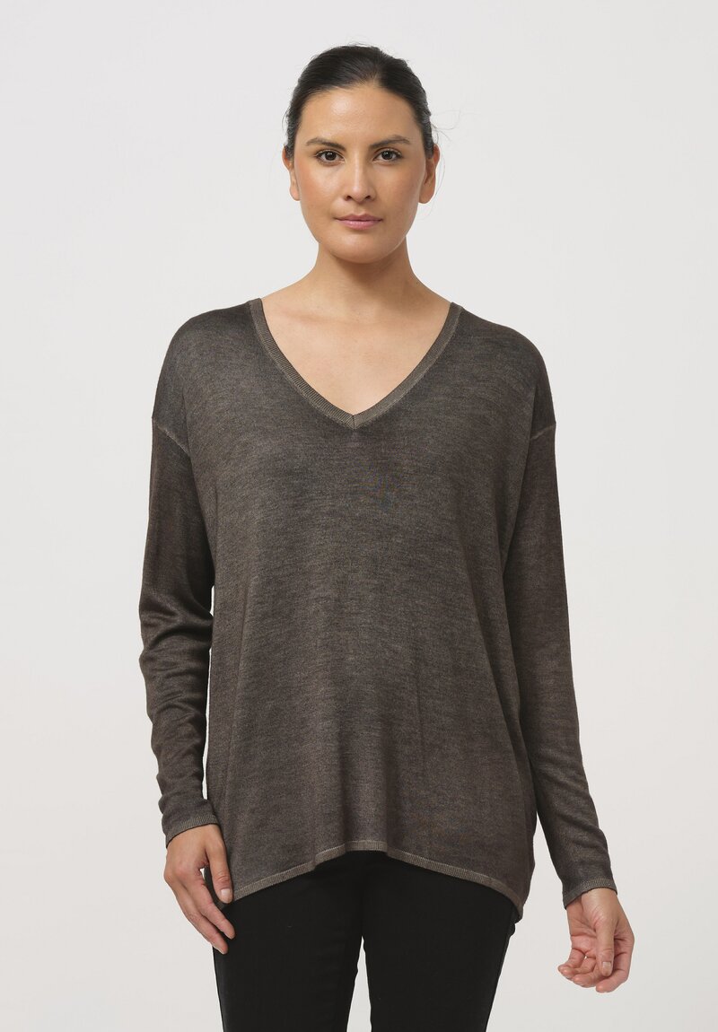 Avant Toi Hand-Painted Cashmere & Silk V-Neck Sweater in Nero Mushroom Grey	