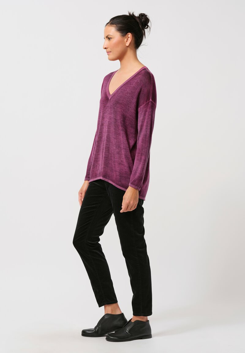 Avant Toi Cashmere & Silk Hand-Painted V-Neck Sweater in Nero Clematis Purple	