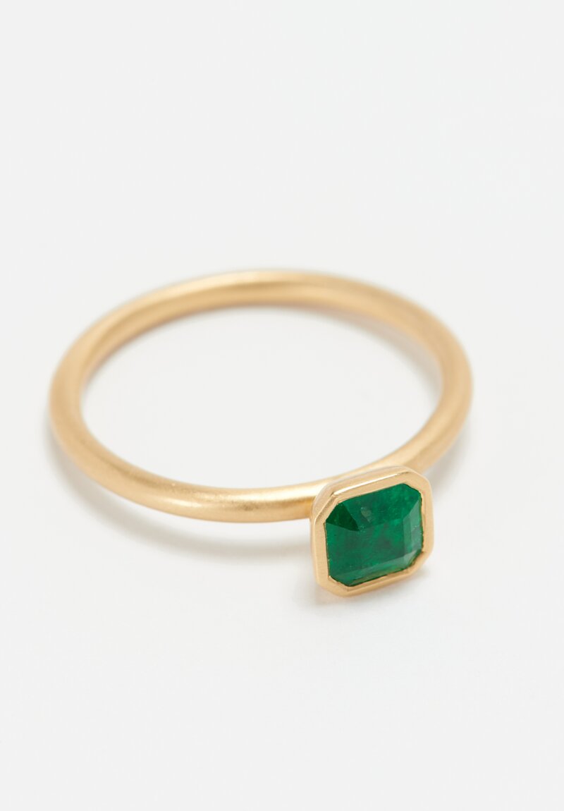 Kimberly Collins 18K Emerald Yumdrop Ring .68 Ct	