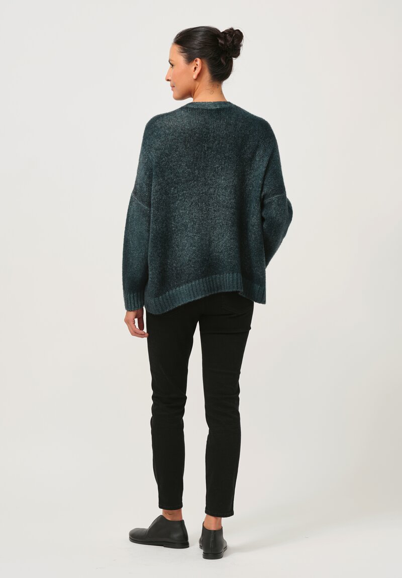 Avant Toi Hand-Painted Cashmere & Silk Barchetta V-Neck Pullover in Nero Provence Green	