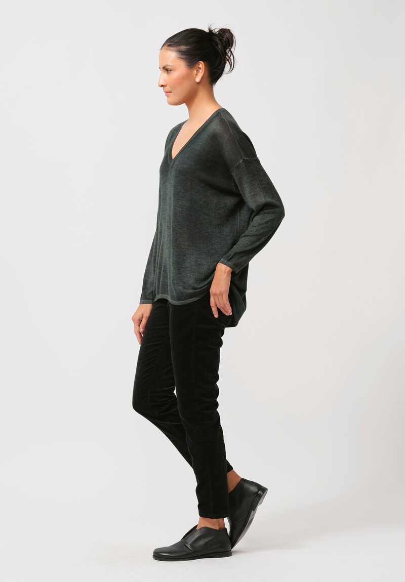 Avant Toi Cashmere & Silk Hand-Painted V-Neck Sweater in Nero Rosco Green	