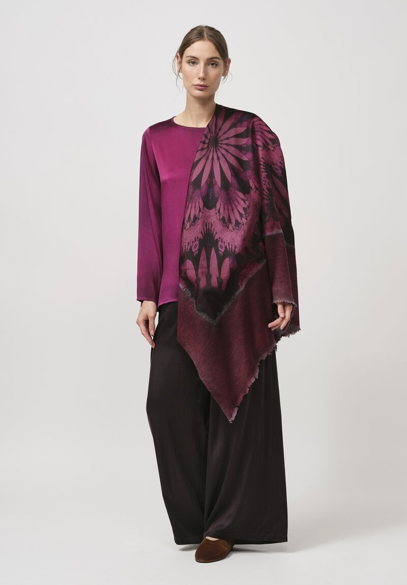 Avant Toi Cashmere & Silk Quadrello 'One of a Kind' Scarf in Nero Magenta & Wine	