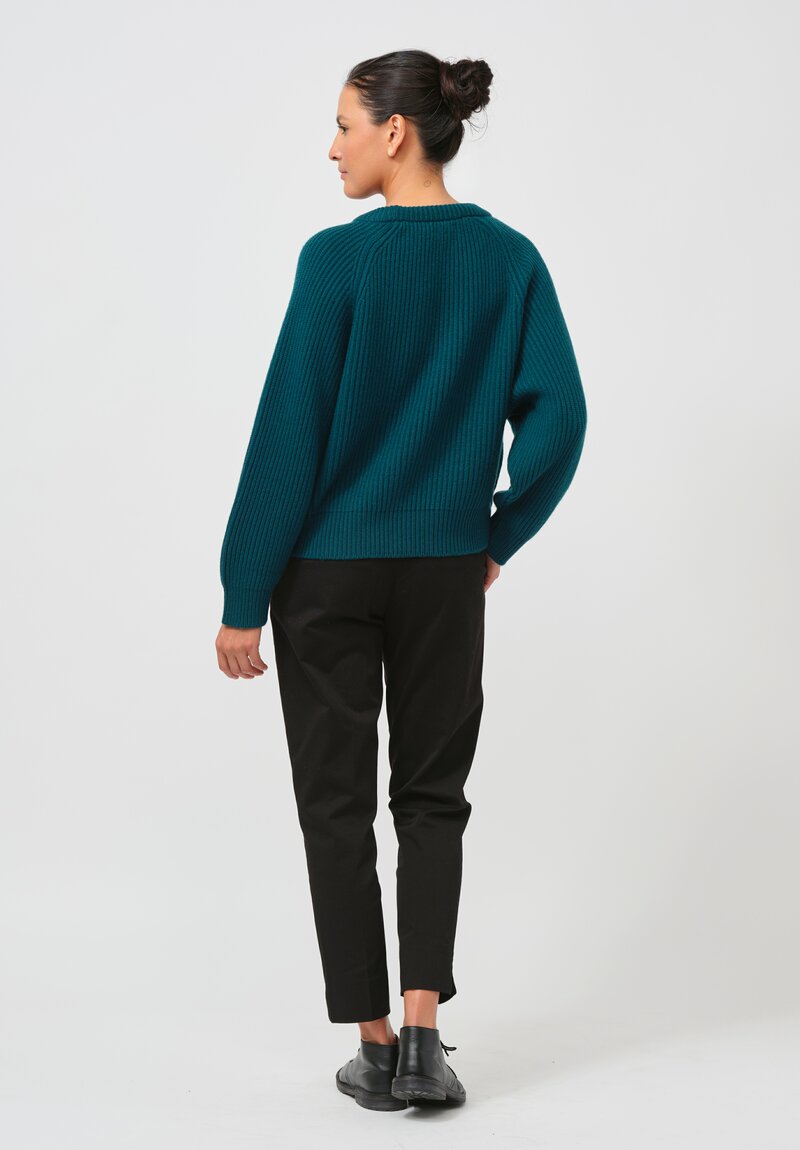 Begg x Co Cashmere Kita Sweater in Grotto Green	