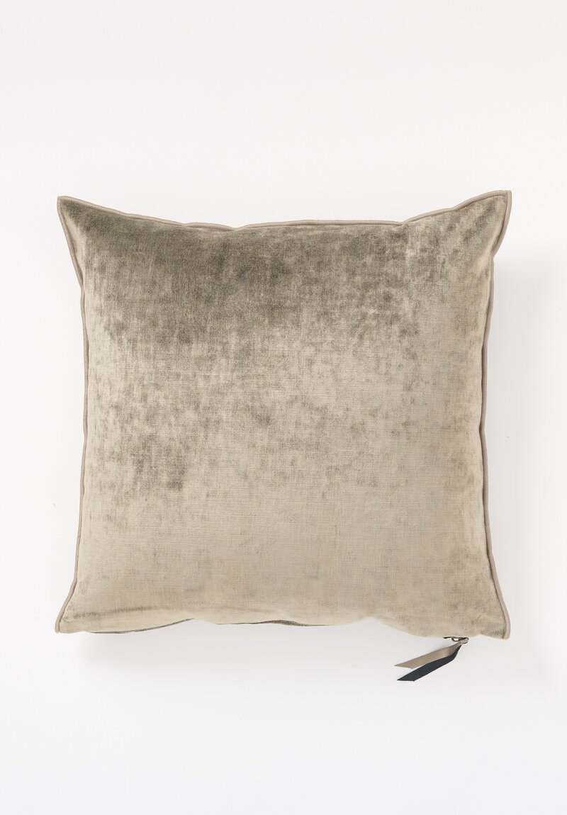 Maison de Vacances Royal Velvet Square Pillow in Ecorce	