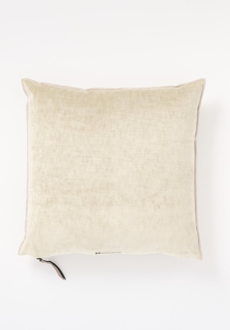 Maison de Vacances Royal Velvet Square Pillow in Ciment	