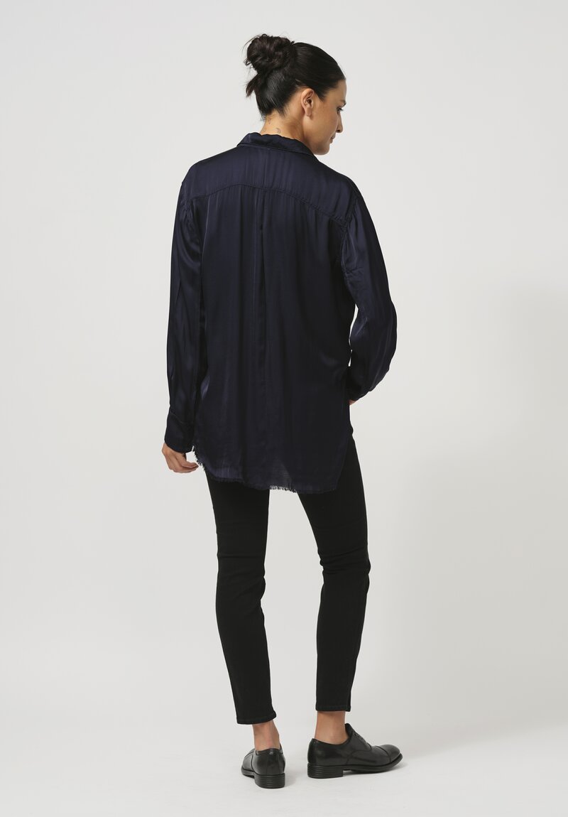 Jaga Button-Down Capri Shirt in Navy Blue	