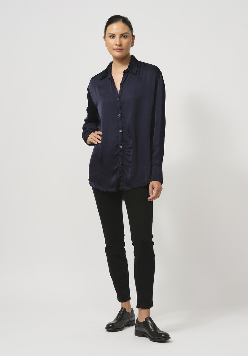 Jaga Button-Down Capri Shirt in Navy Blue	