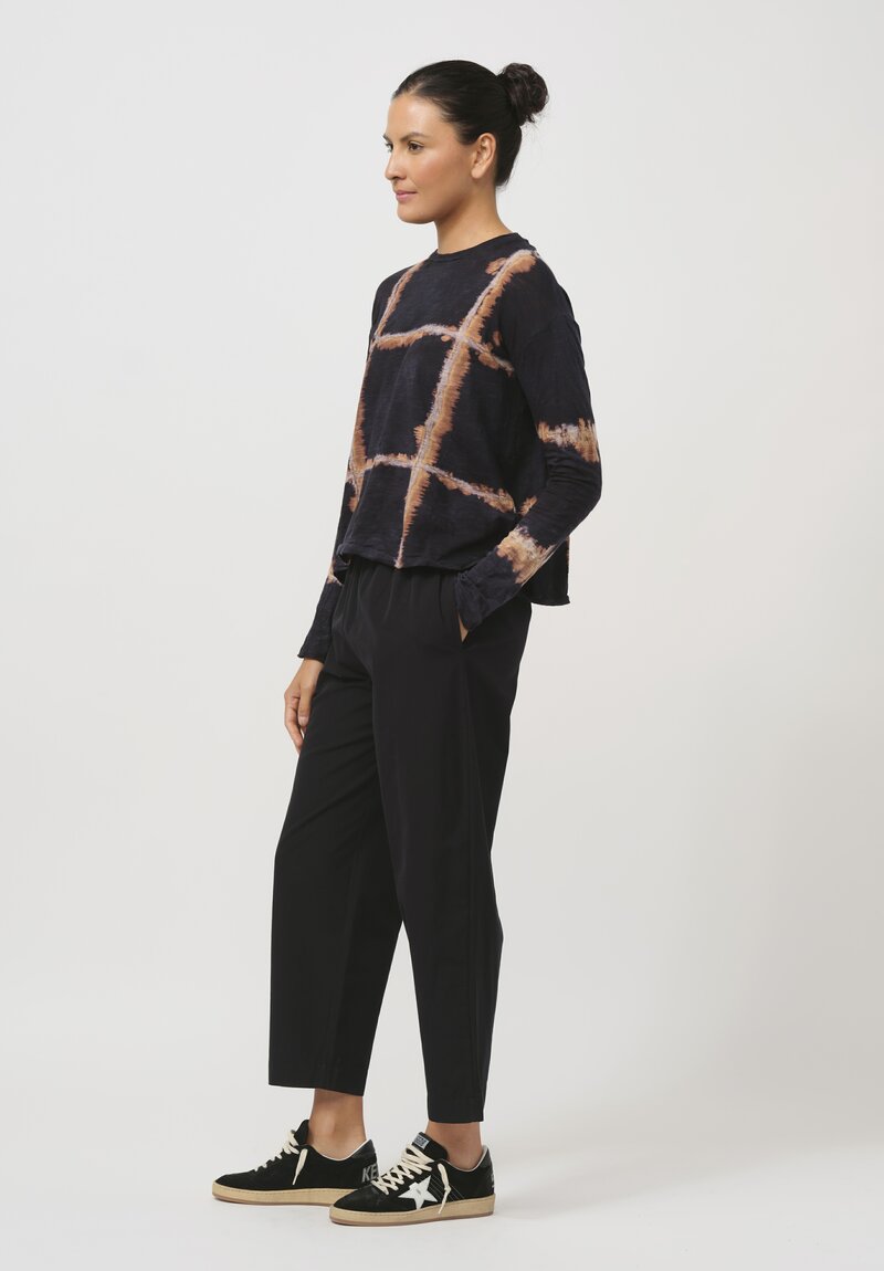 Gilda Midani Pattern-Dyed Long Sleeve Trapeze Tee in Burning Black & Brown	