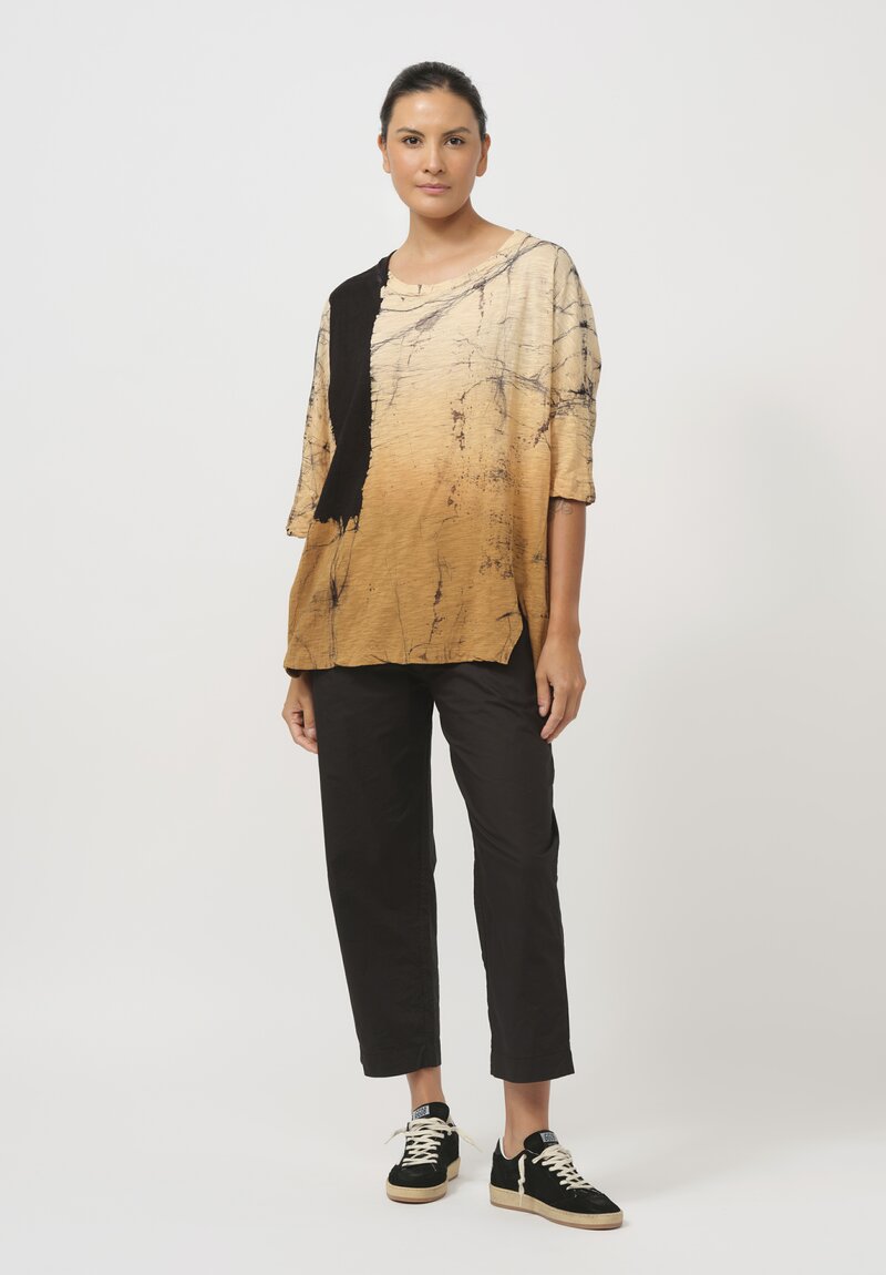 Gilda Midani Pattern-Dyed Super Tee in Brush Black & Caramel Gold	