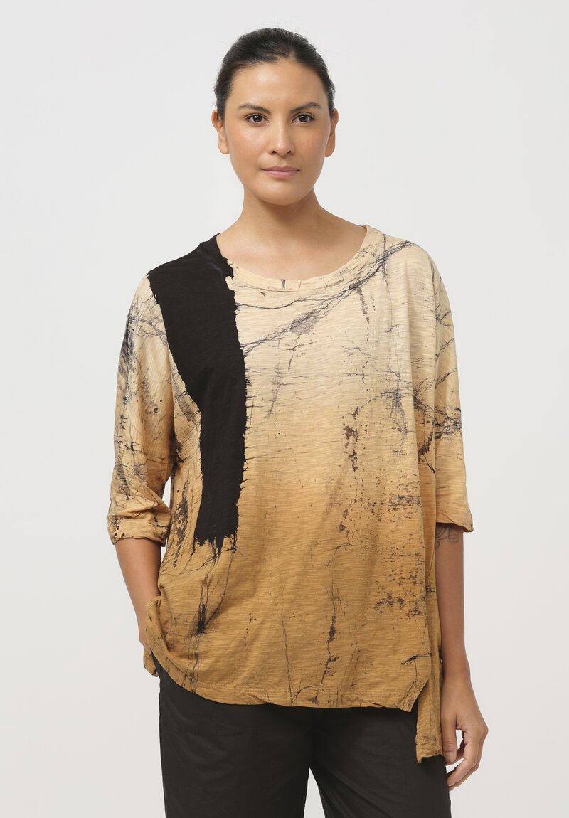 Gilda Midani Pattern-Dyed Super Tee in Brush Black & Caramel Gold	