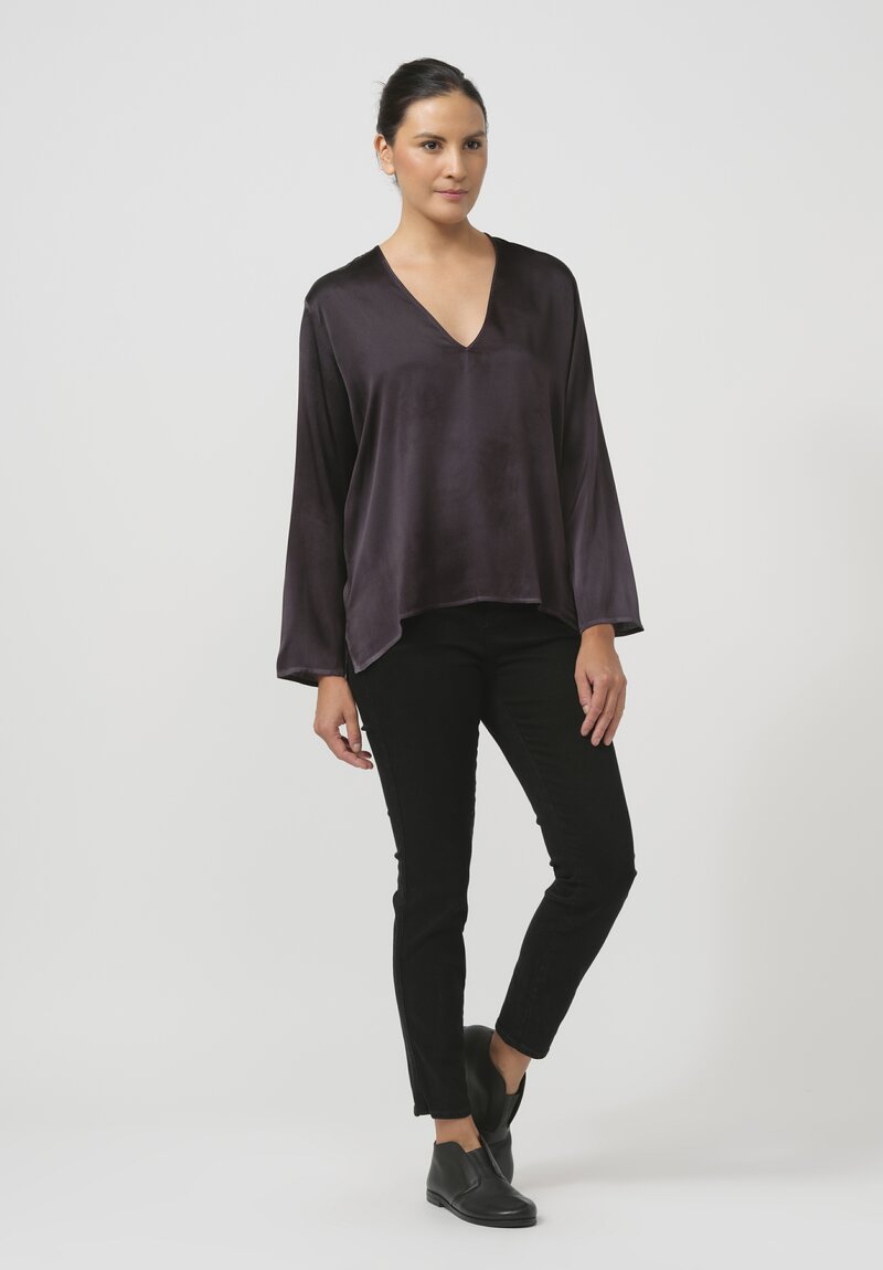 Avant Toi Hand-Painted Silk V-Neck Barchetta Top in Nero Black	