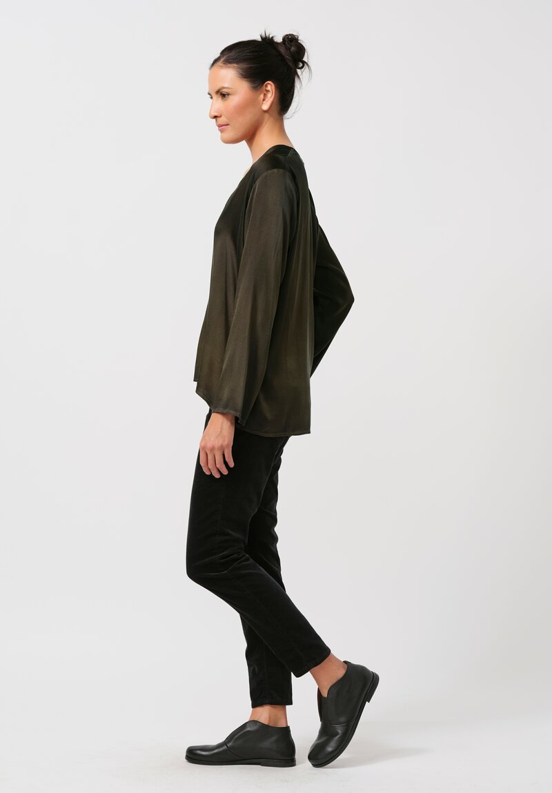 Avant Toi Hand-Painted Silk V-Neck Barchetta Top in Nero Moss Green	