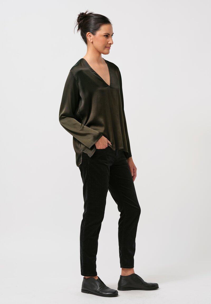 Avant Toi Hand-Painted Silk V-Neck Barchetta Top in Nero Moss Green	