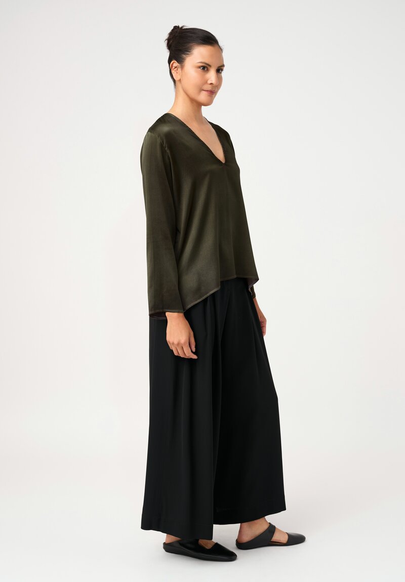 Avant Toi Silk Hand-Painted V-Neck Barchetta Top in Nero & Moss Green