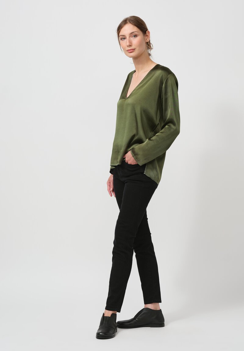 Avant Toi Hand-Painted Silk V-Neck Barchetta Top in Nero Bosco Green	