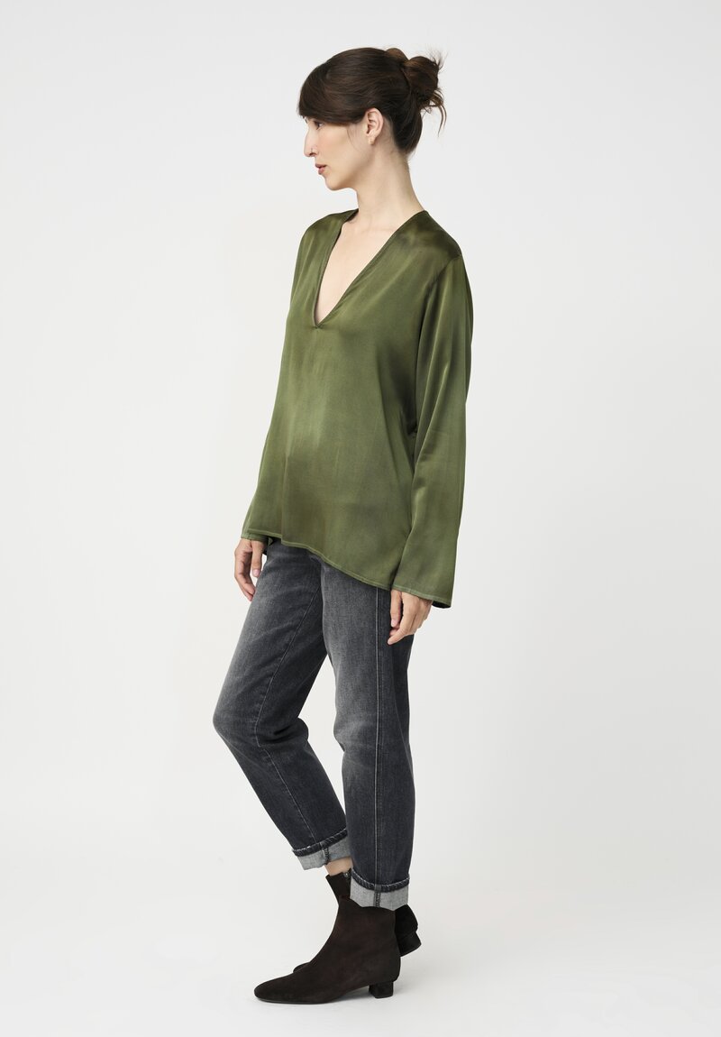 Avant Toi Hand-Painted Silk V-Neck Barchetta Top in Nero Bosco Green	