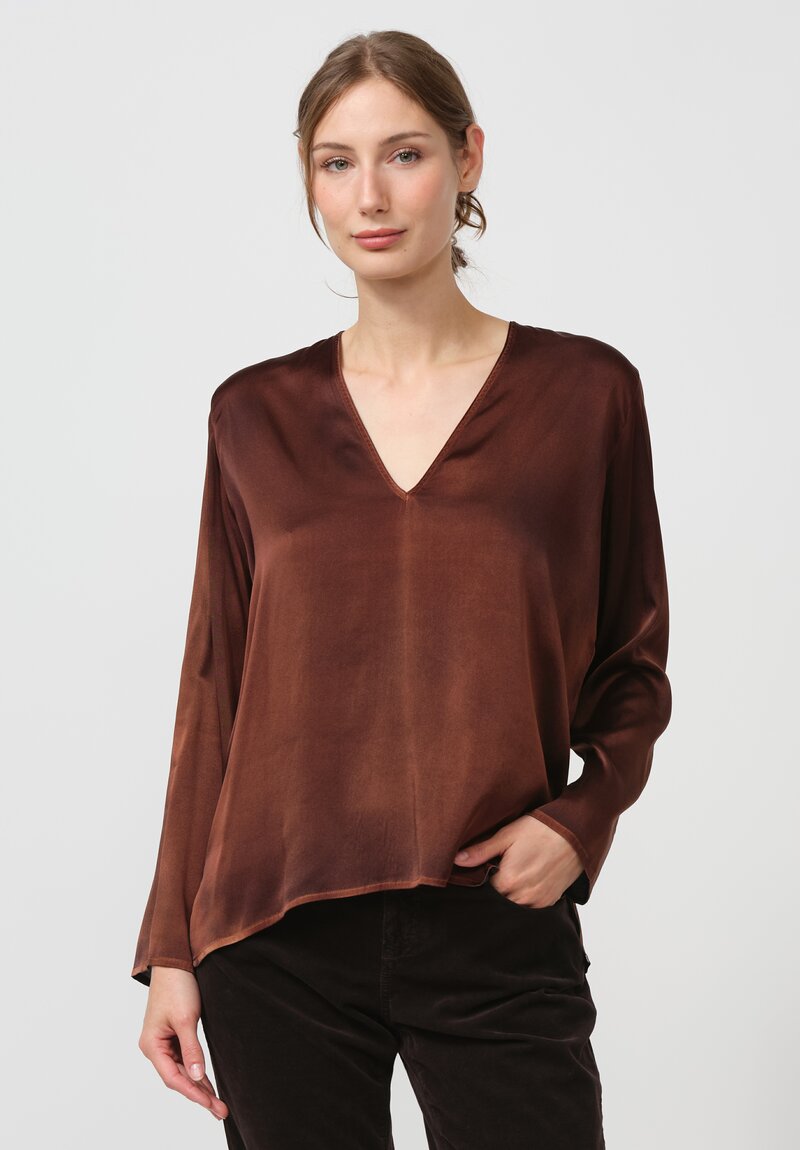 Avant Toi Hand-Painted Silk V-Neck Barchetta Top in Nero Brownie Brown	