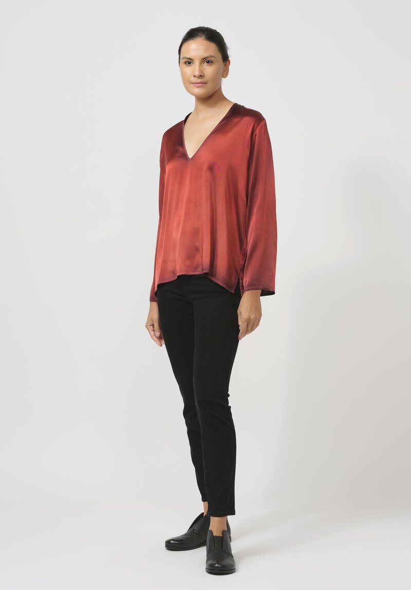 Avant Toi Hand-Painted Silk V-Neck Barchetta Top in Nero Goji Red	