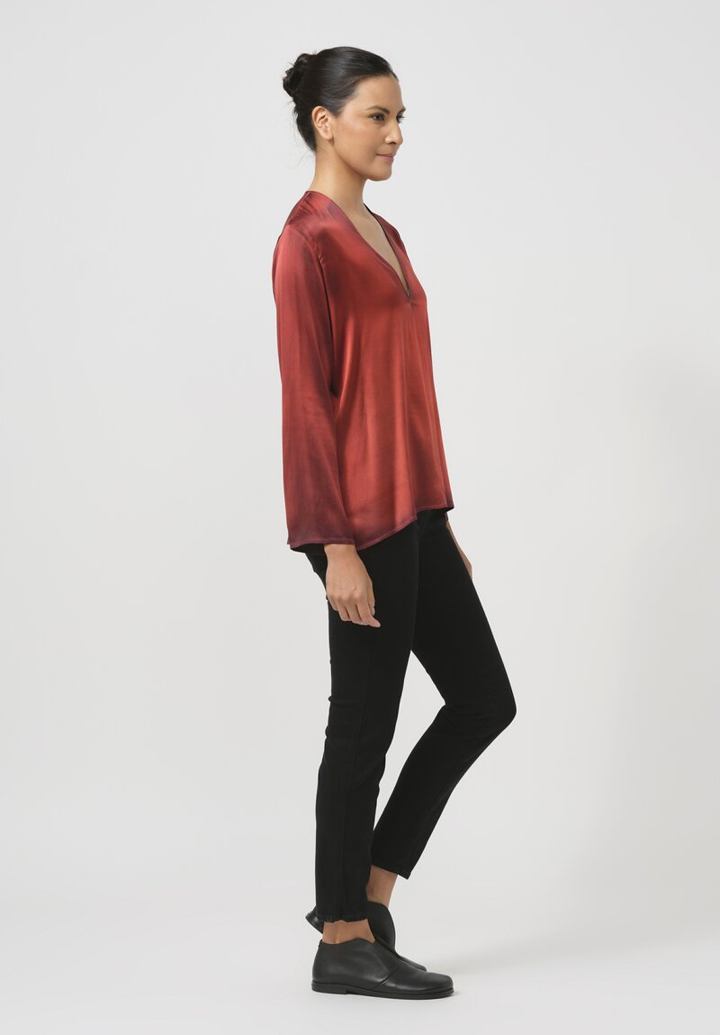 Avant Toi Hand-Painted Silk V-Neck Barchetta Top in Nero Goji Red	