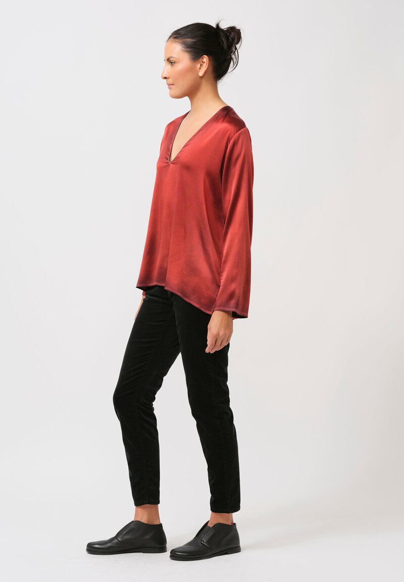 Avant Toi Hand-Painted Silk V-Neck Barchetta Top in Nero Goji Red	