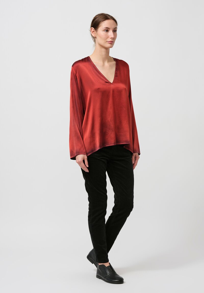 Avant Toi Hand-Painted Silk V-Neck Barchetta Top in Nero Goji Red	