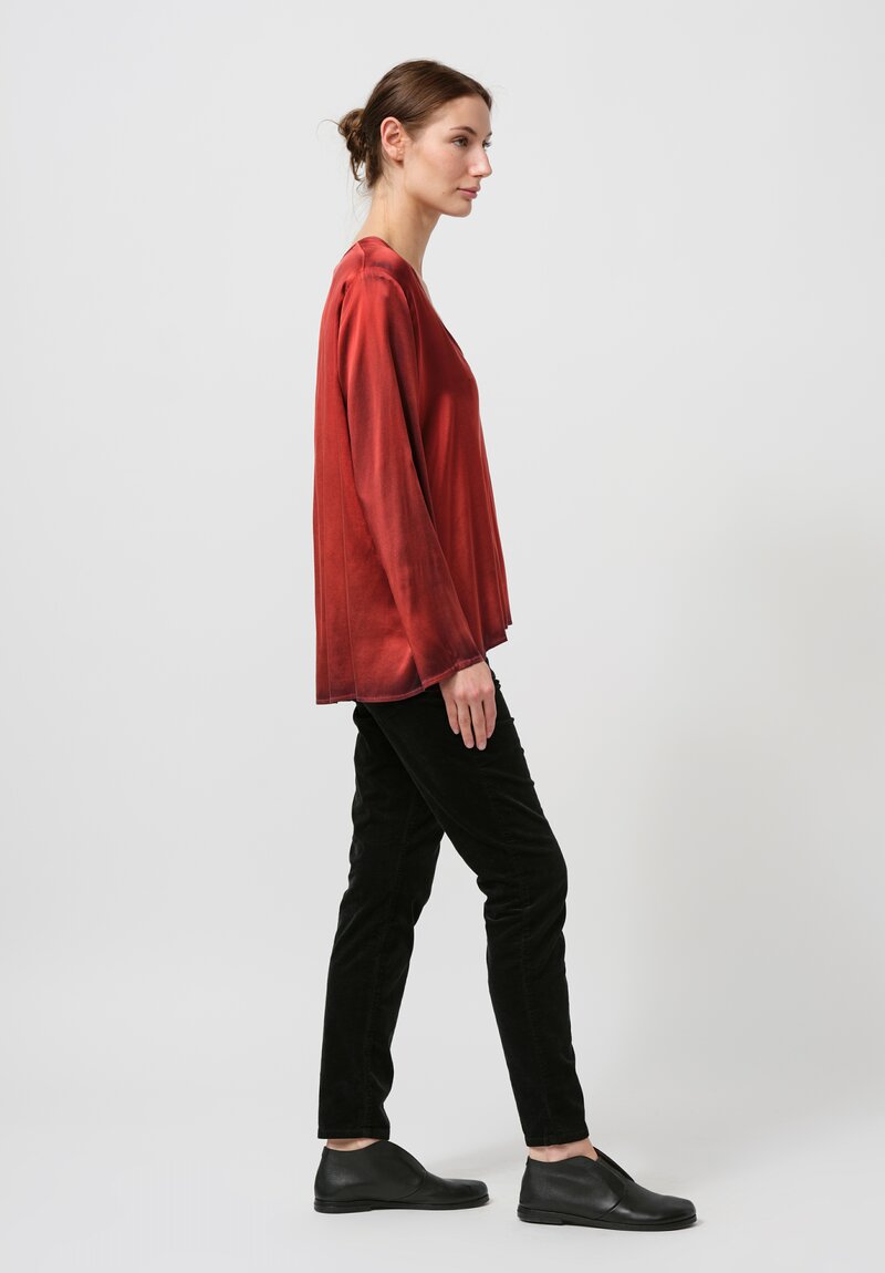 Avant Toi Hand-Painted Silk V-Neck Barchetta Top in Nero Goji Red	