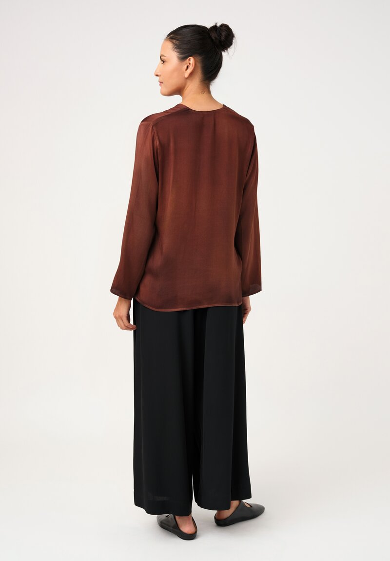 Avant Toi Silk Hand-Painted V-Neck Barchetta Top in Nero & Sughero Brown