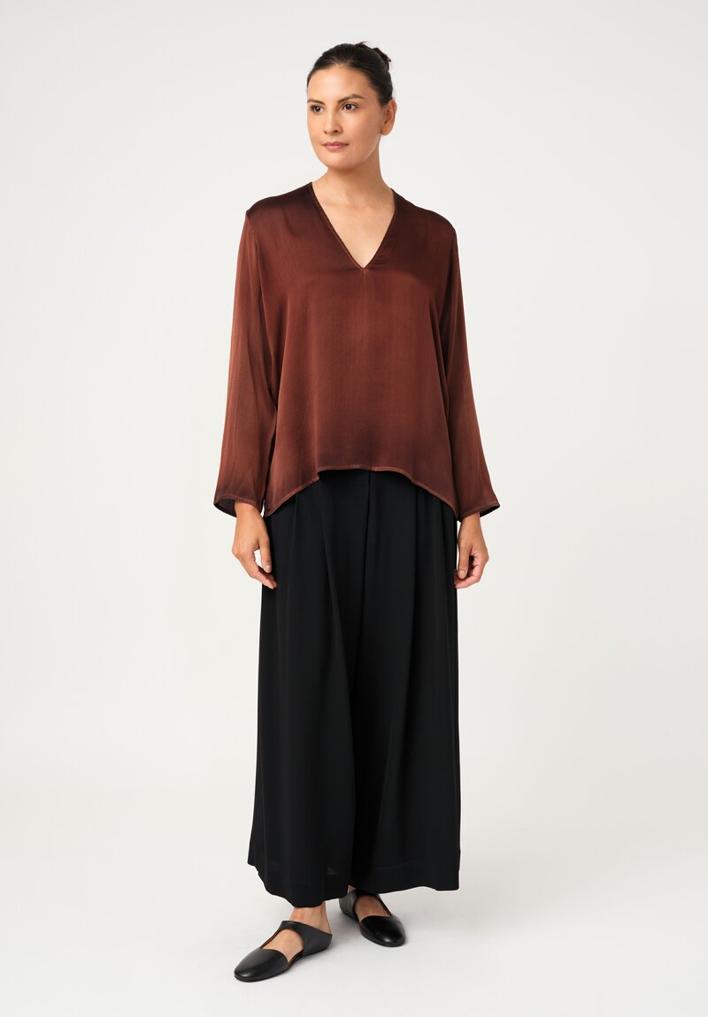 Avant Toi Silk Hand-Painted V-Neck Barchetta Top in Nero & Sughero Brown