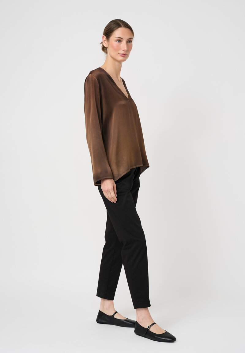 Avant Toi Silk Hand-Painted V-Neck Top in Nero & Sughero Brown