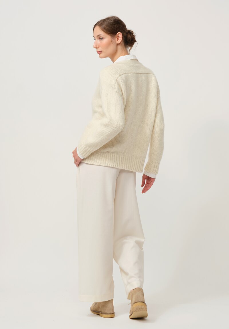 Asciari Cashmere Rame Knitted Cardigan in White	