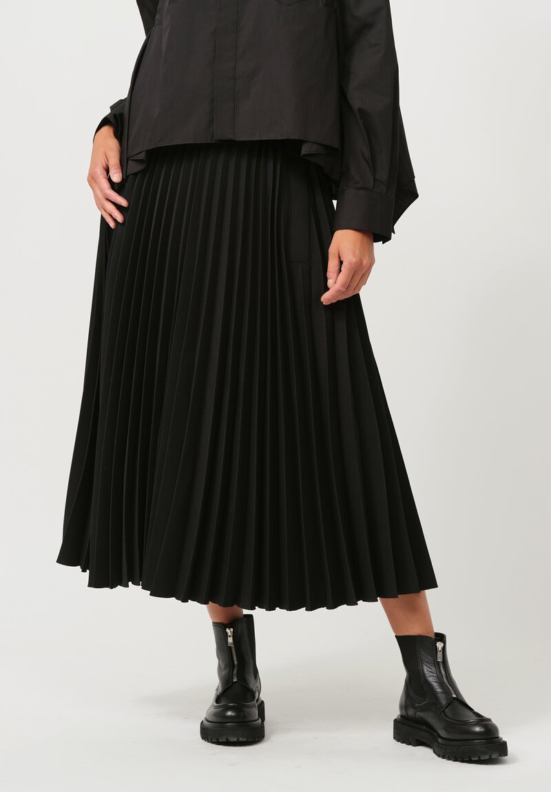 Sacai Pleated Technical Jersey Skirt in Black