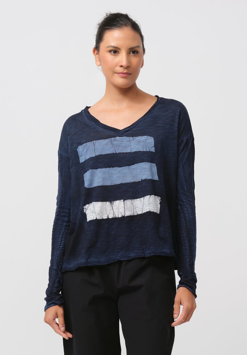 Gilda Midani Pattern-Dyed V-Neck Trapeze Tee in Brush, Cloud & Last Blue	