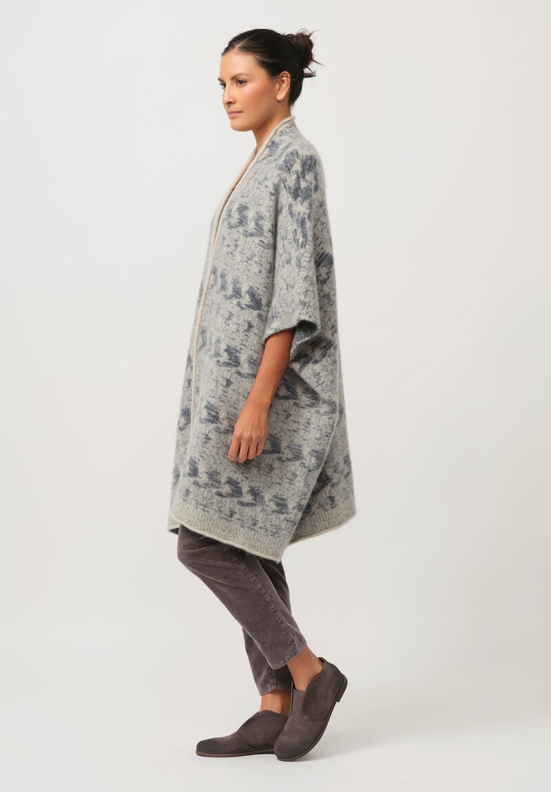 Lainey Cashmere Navajo Poncho in Oatmeal & Soft Navy	