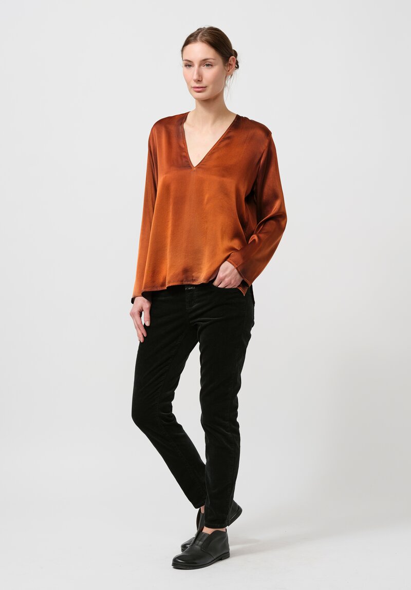 Avant Toi Hand-Painted Silk V-Neck Barchetta Top in Nero Ambra Orange	