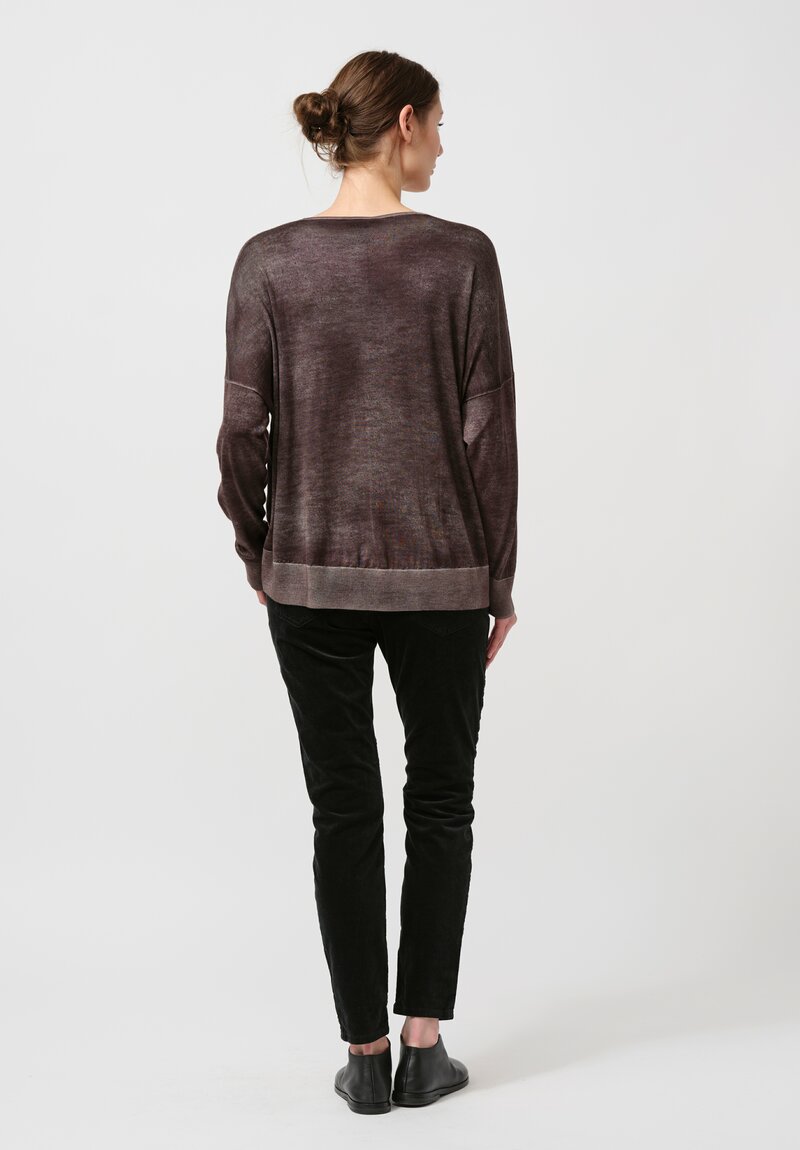 Avant Toi Cashmere & Silk V-Neck Stondata Top in Nero Carruba Brown	