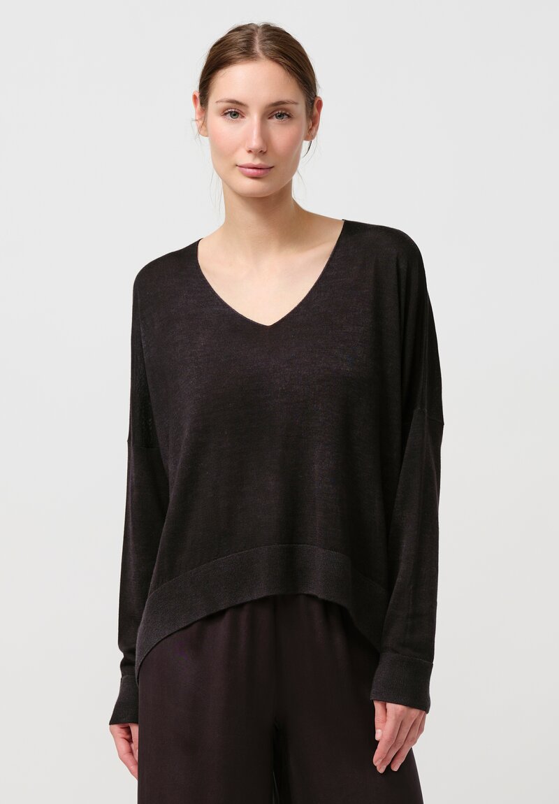 Avant Toi Cashmere & Silk V-Neck Stondata Top in Nero Black	