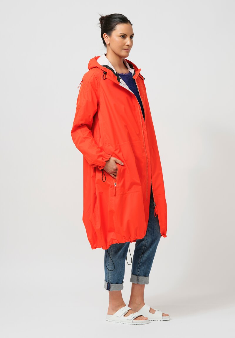 Rundholz DIP Long Windbreaker in Mandarine