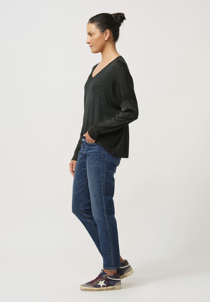 Avant Toi Cashmere & Silk V-Neck Stondata Top in Nero Verde Frame
