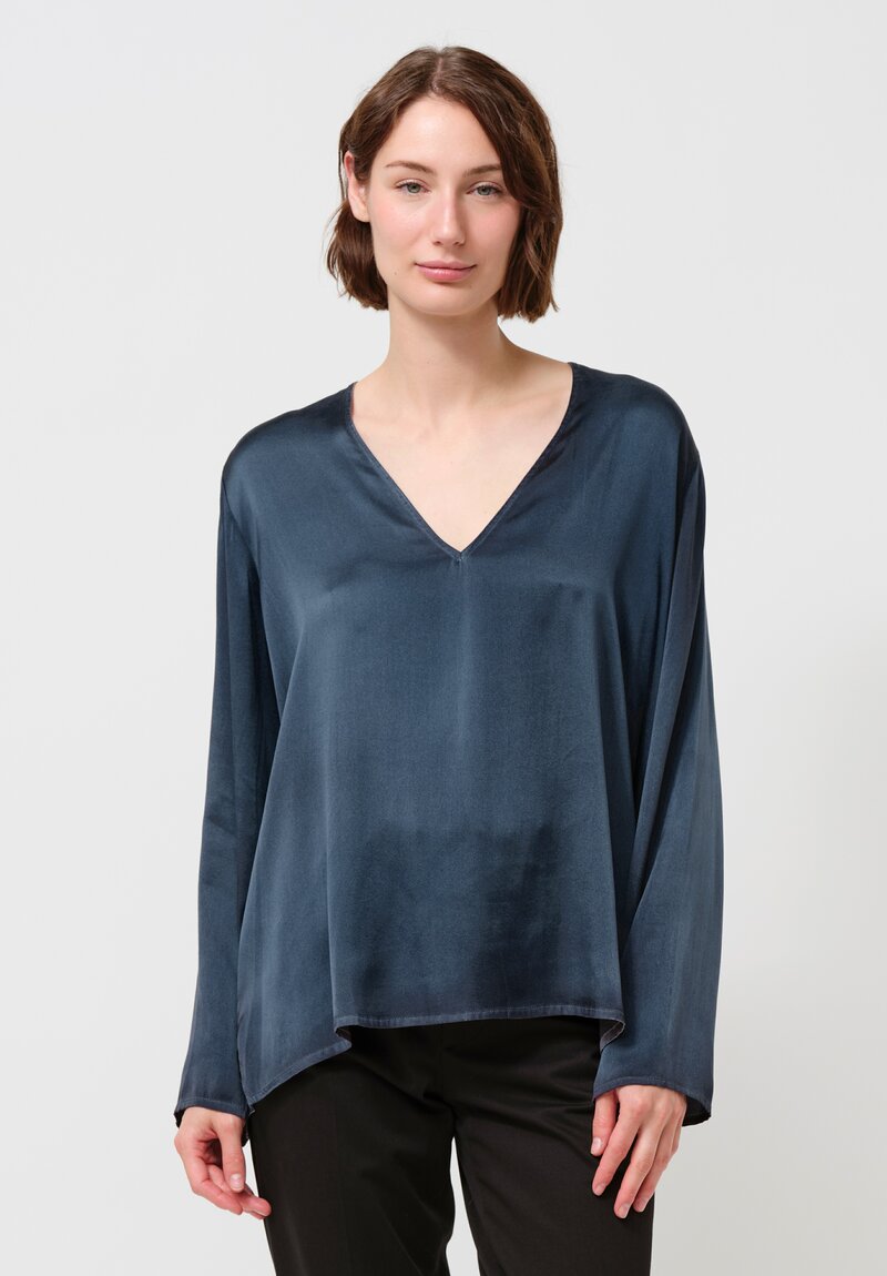 Avant Toi Hand-Painted Silk V-Neck Barchetta Top in Nero & Titanium Blue