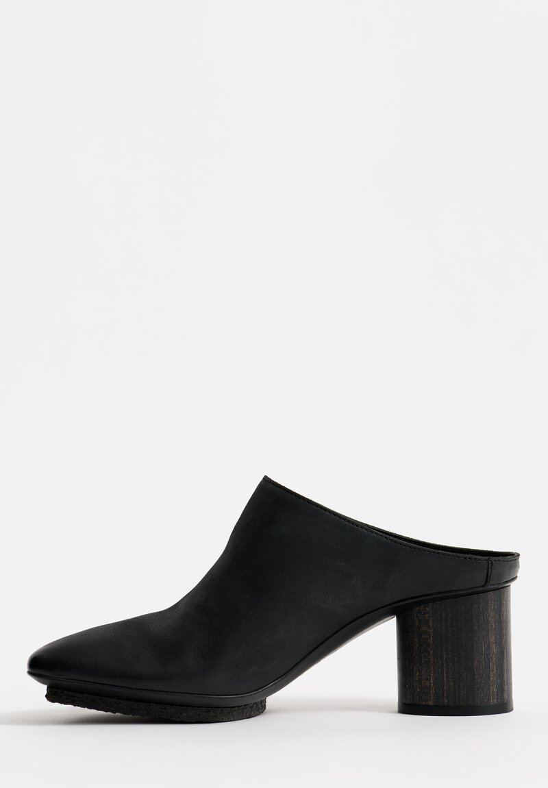 Uma Wang Leather Stone Mules in Black