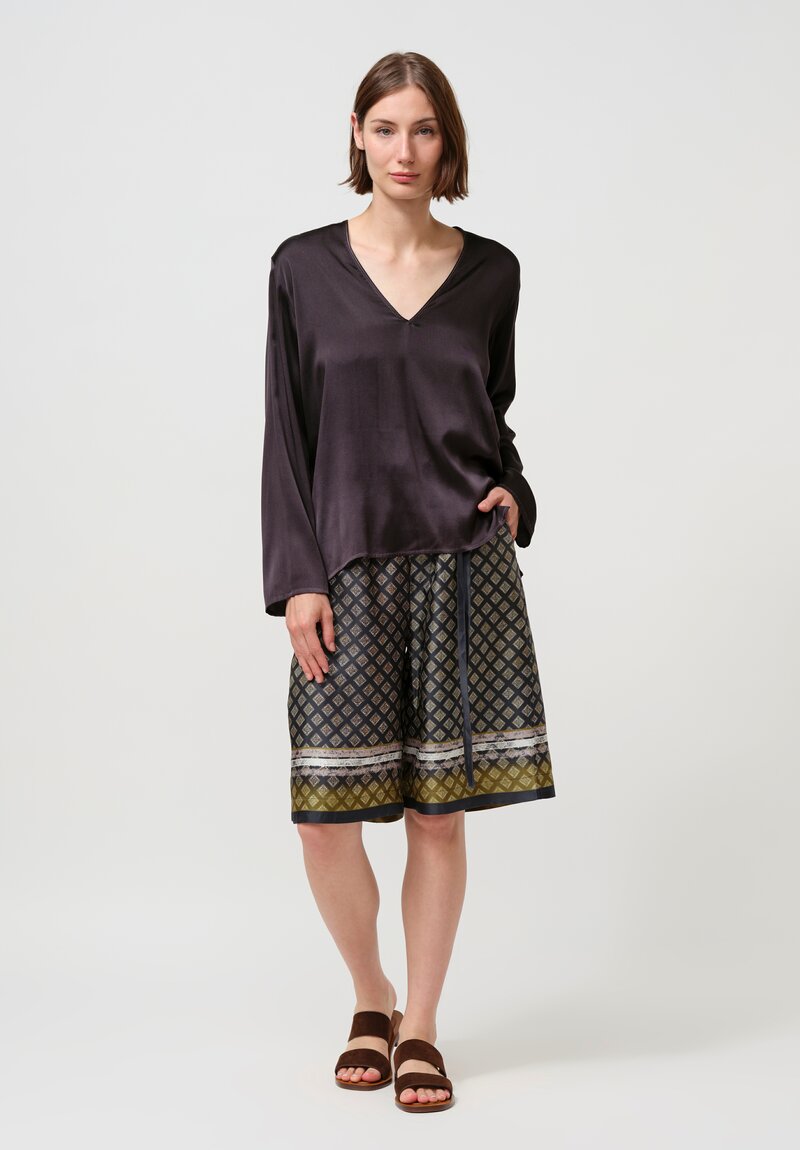 Ōtzĭo Silk Marta Shorts in Navy Blue & Olive