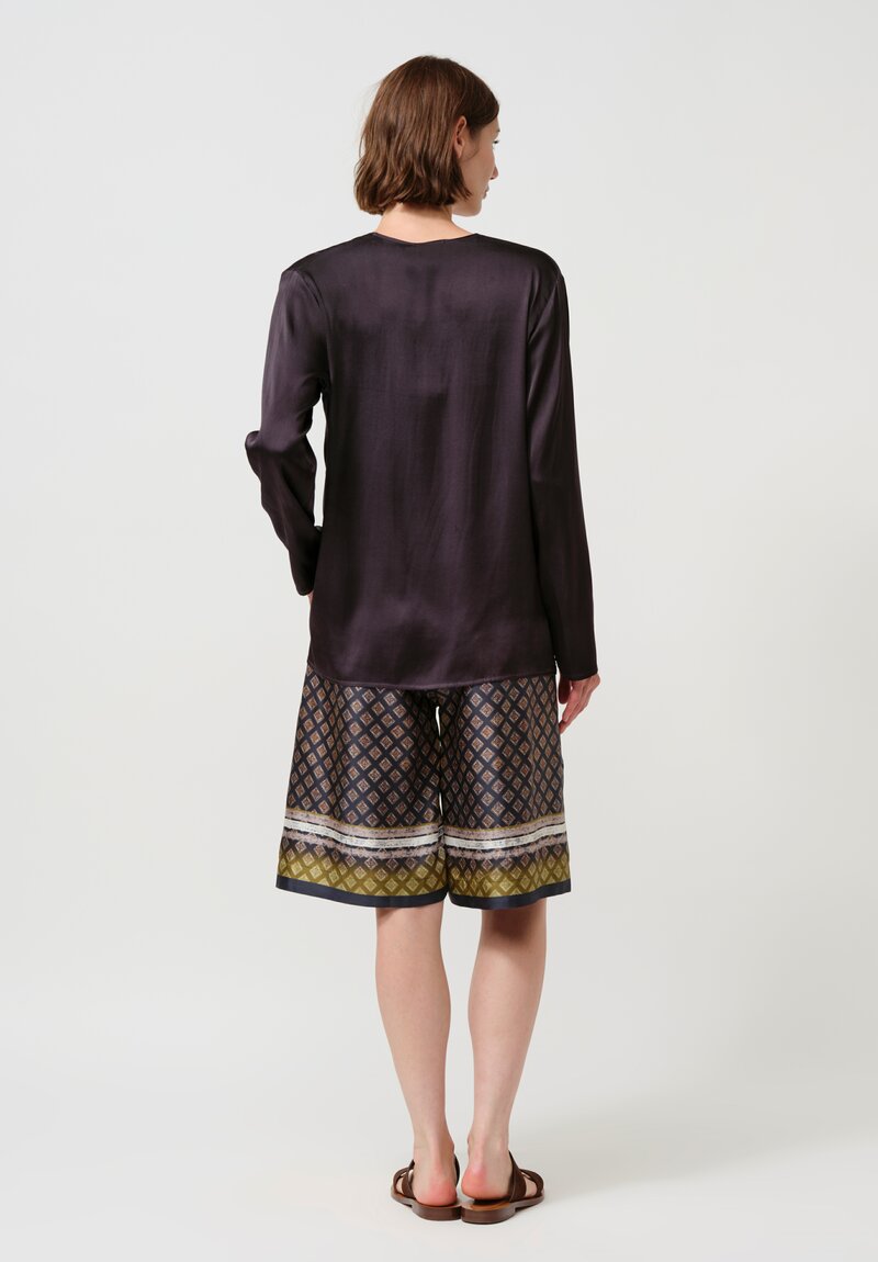 Ōtzĭo Silk Marta Shorts in Navy Blue & Olive