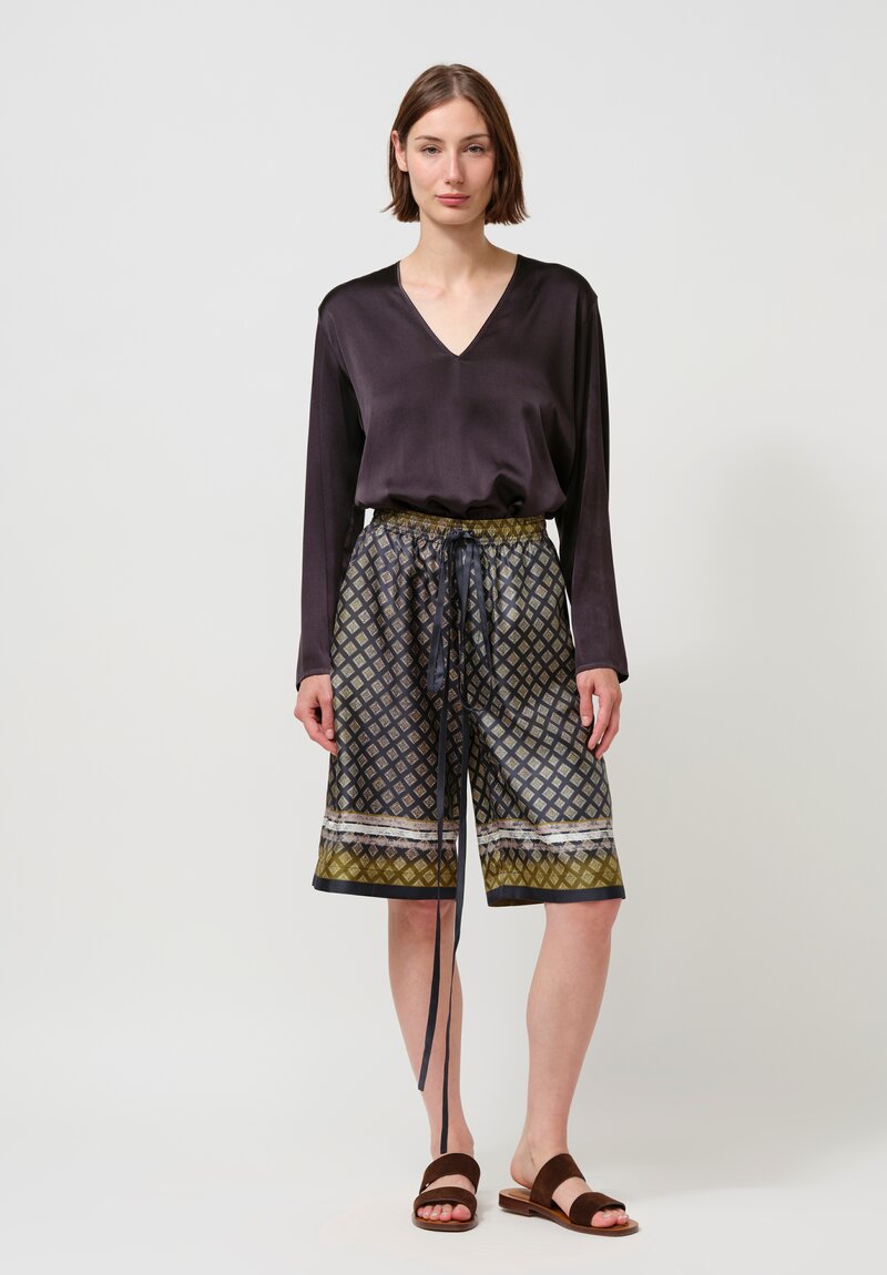 Ōtzĭo Silk Marta Shorts in Navy Blue & Olive