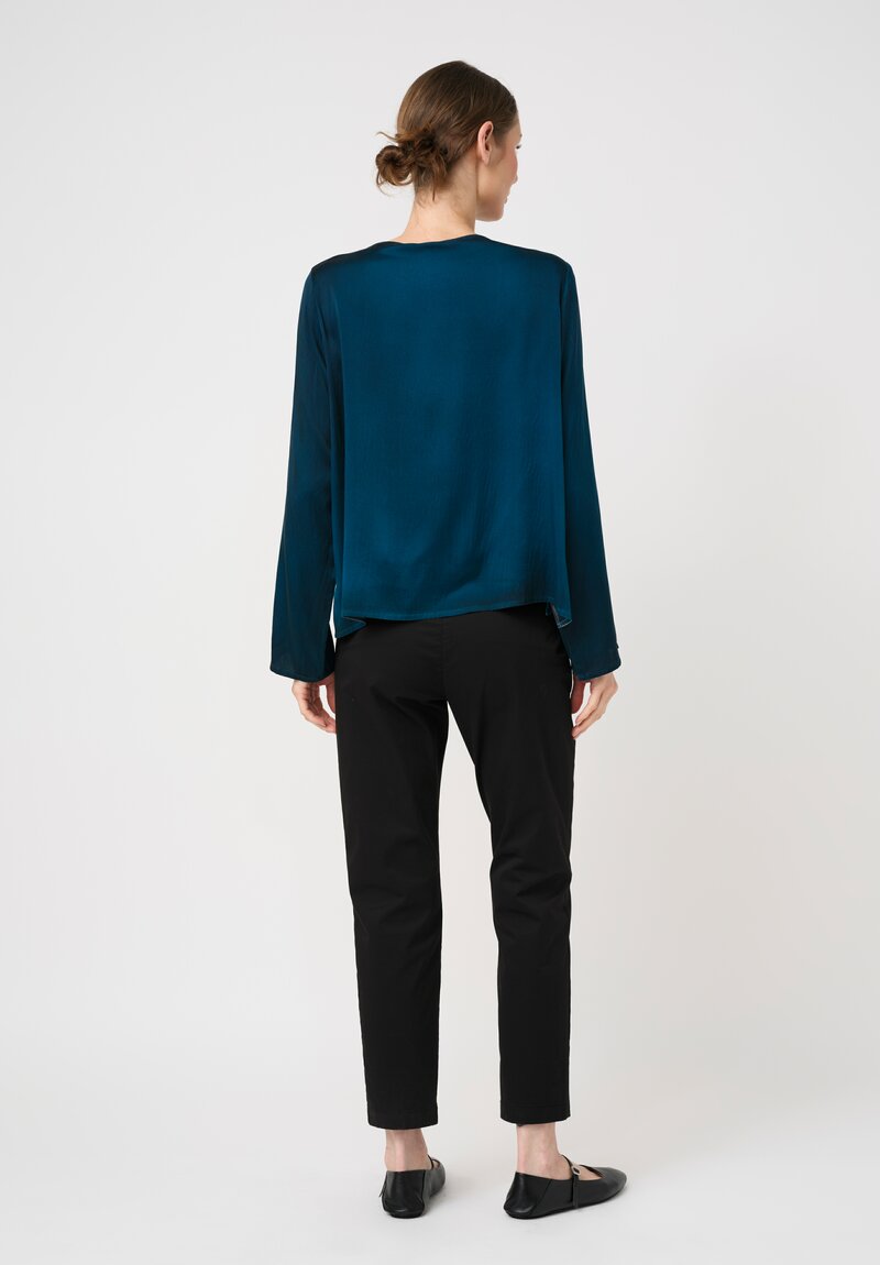 Avant Toi Hand-Painted Silk Girocollo Top in Nero & Topazio Blue